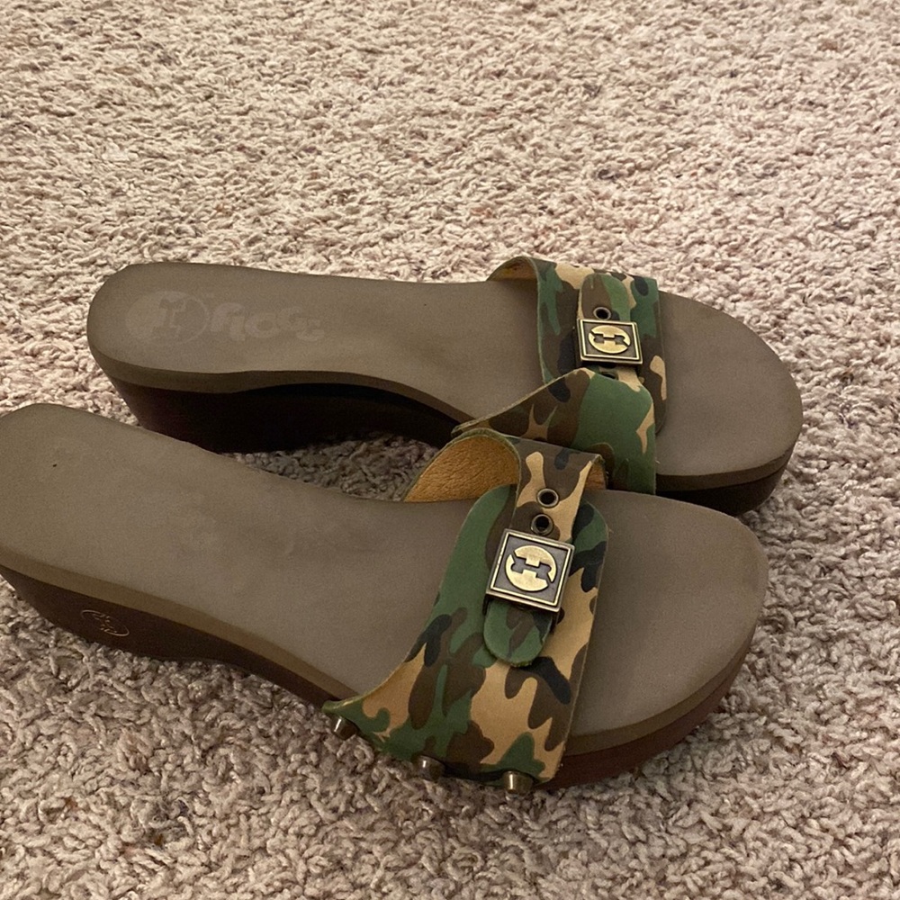 Women’s Flogg Platform Camo heels